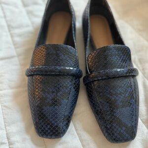 Veronica Beard Grier Loafer in Indigo - Size 7.5 - Elegant & Stylish